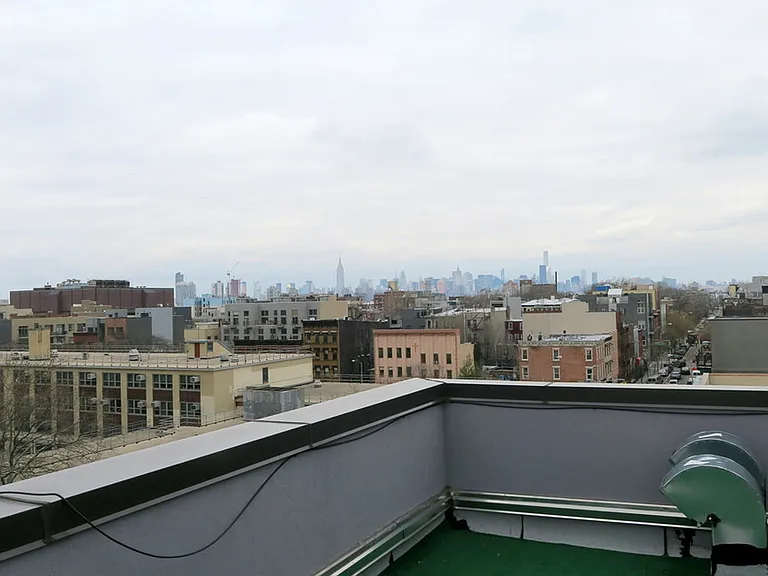 112 Manhattan Ave #3R — Photo 19