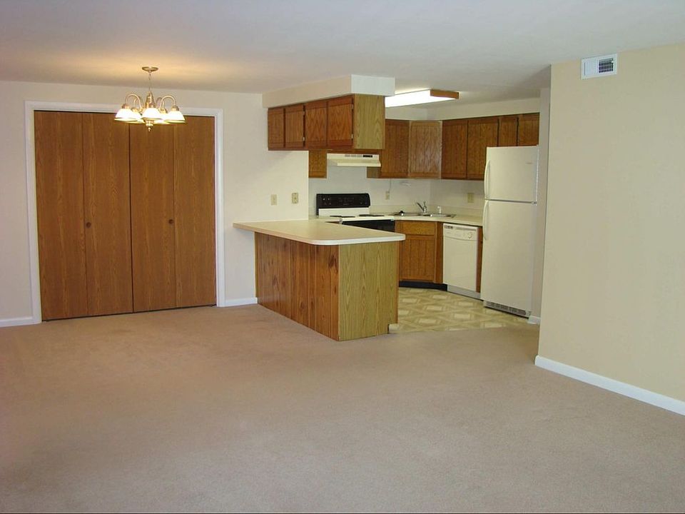 1st image of 1408 Bradley Dr #L-312