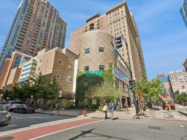 40 E 9th St APT 802, Chicago, IL 60605