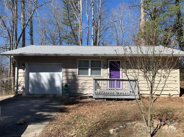 60 Blade Rd, Hendersonville, NC 28791
