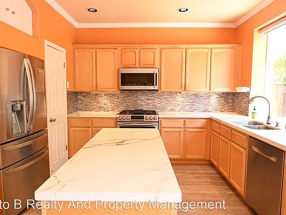 4th image of 6742 Gentry Oaks Pl