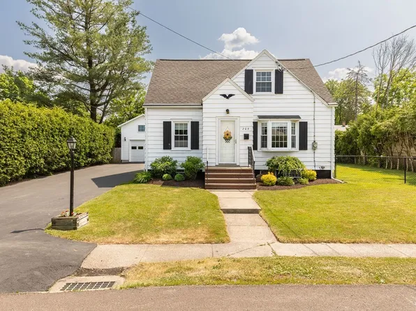 205 Exeter St, East Syracuse, NY 13057