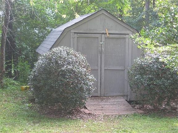 3rd image of 316 Windsong Dr