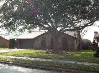 912 Molina Dr, Angleton, TX 77515