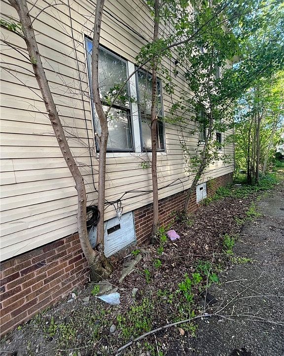 2nd image of 11006 Kinsman Rd