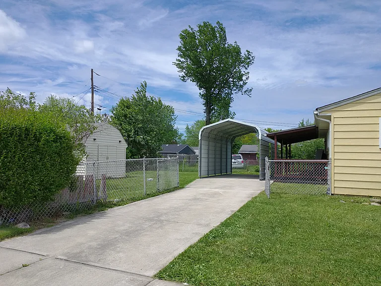 574 Willow Park Rd — Photo 3