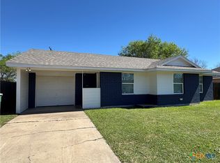 1708 Alamo Dr, Victoria, TX 77901