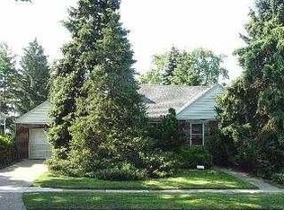 2526 Hollydale Ave, Oregon, OH 43616