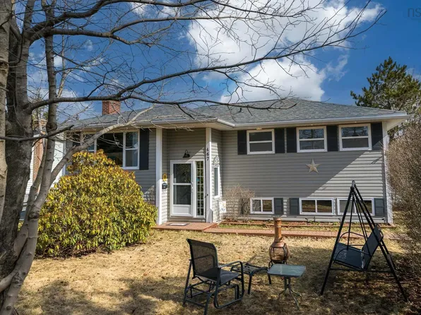 467 Old Sackville Rd, Lower Sackville, NS B4C 2K1