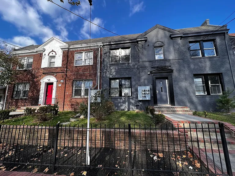 1522 V St SE #4 — Photo 3