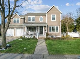 41 Leonard Ave, Tenafly, NJ 07670