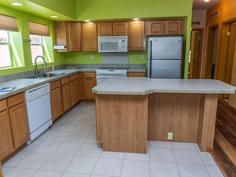 28702 Canal Ave — Photo 9