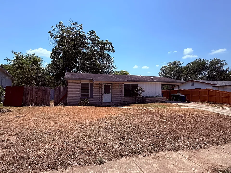 4214 Bikini Dr
