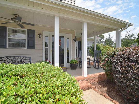 2nd image of 31 Chalice Hill Ln
