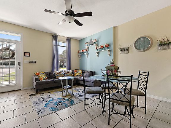 3rd image of 1281 Century Oaks Dr