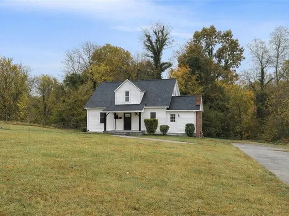 301 Brown St, Thomasville, NC 27360