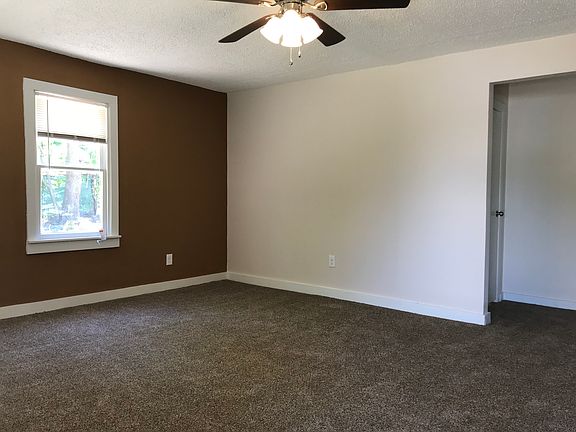 3rd image of 604 E Columbia Dr