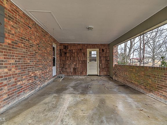 2nd image of 741 Gray Station Sul Springs Rd