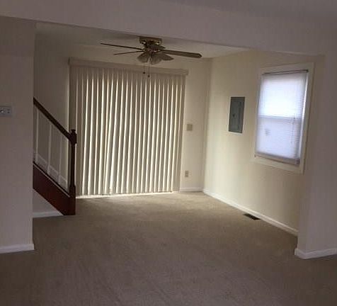 3rd image of 1 Eisenhower Dr