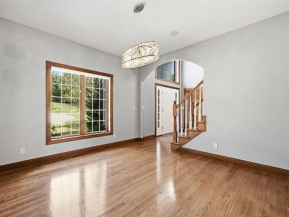 4th image of 195 Morgan Ct