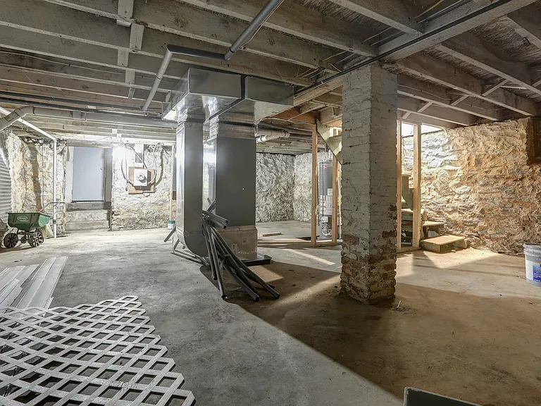 505 McCabe Ave — Photo 37