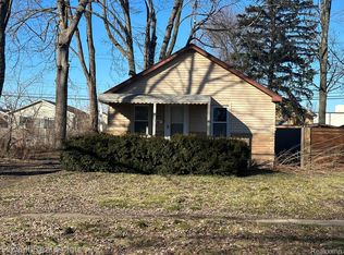 405 4th Ave, Pontiac, MI 48340