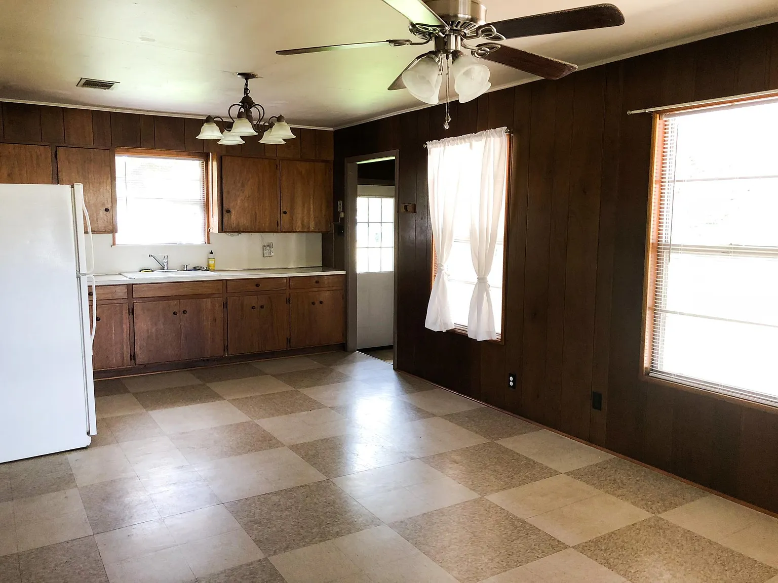 2113 Ranch Road 12 — Photo 2