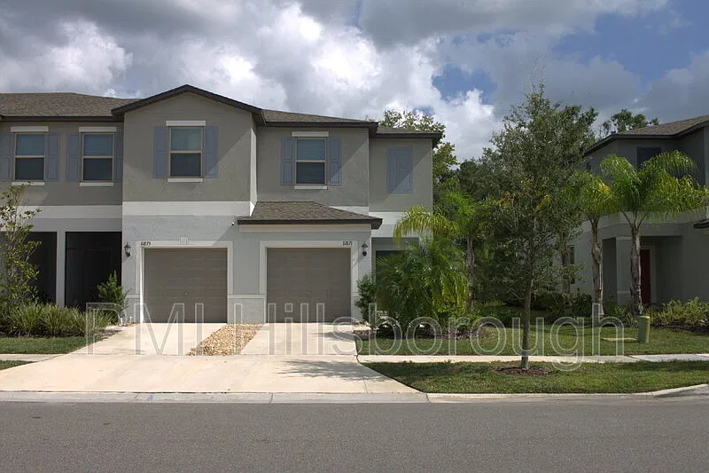 2 bed, 2.5 bath, 1741 sqft, $2,200 — Photo 2