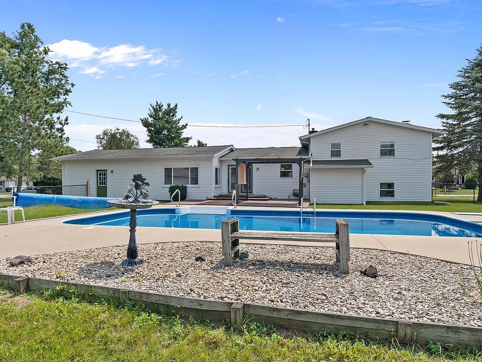 1st image of 20830 Emerald Ln
