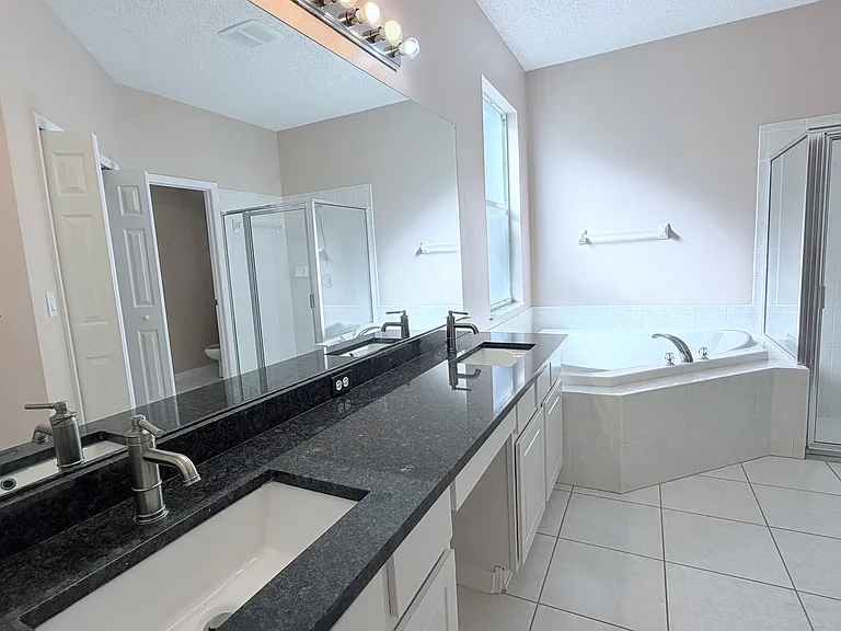 4712 Mapletree Loop — Photo 8