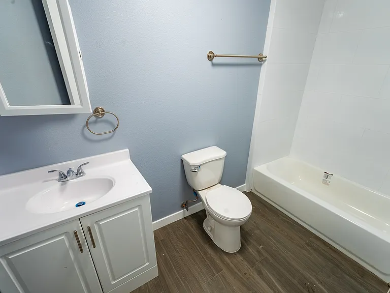 10374 Long Beach Blvd #1C — Photo 33