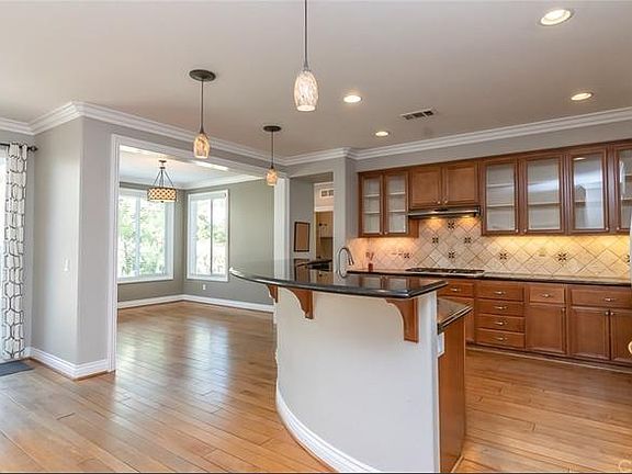 4th image of 28866 Topsfield Ct