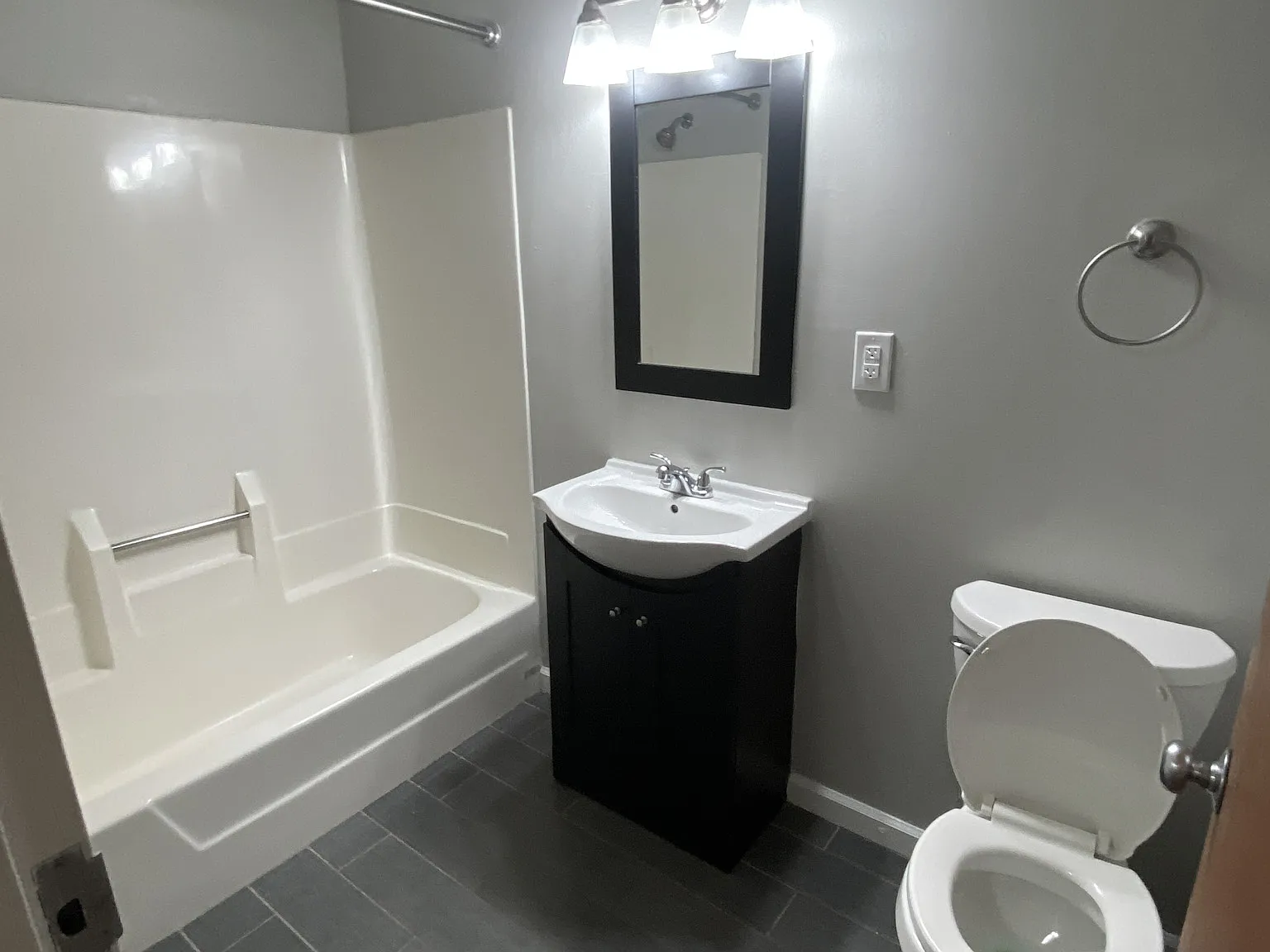 2 bed, 1100 sqft, $2,495 — Photo 3