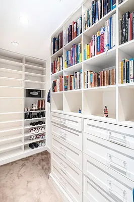 Sold by Compass | media 21