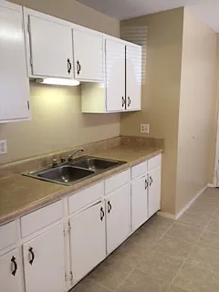 5011 Oleander Dr — Photo 4