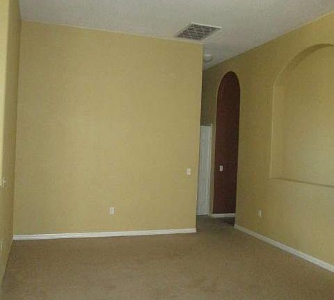 4th image of 3037 Chessington Dr