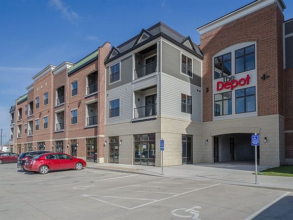 2nd image of 1050 Depot Ln SE APT 303