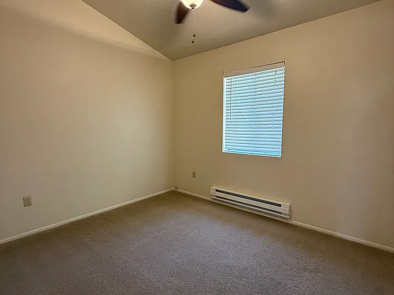 108 Rodeo Dr #4 — Photo 11