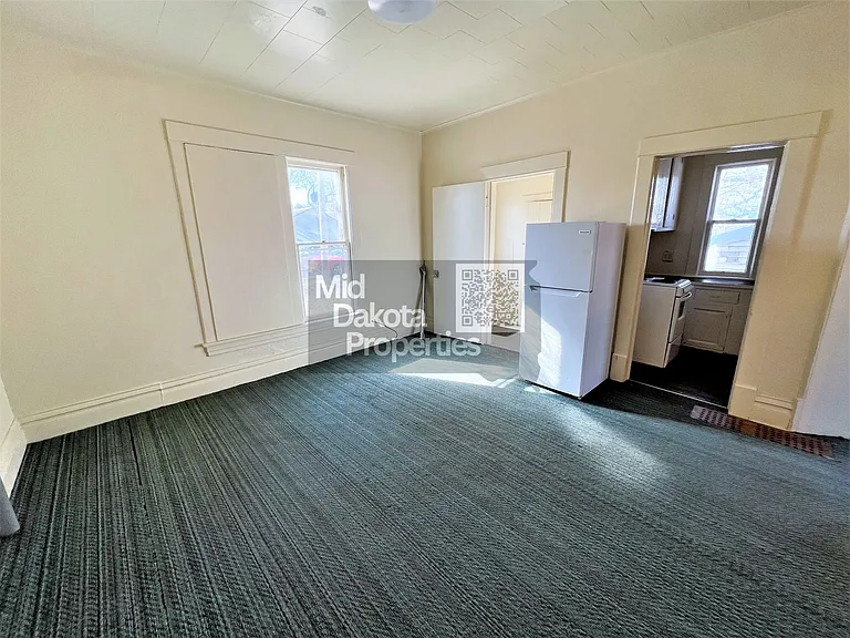 709 S Sanborn Blvd — Photo 12