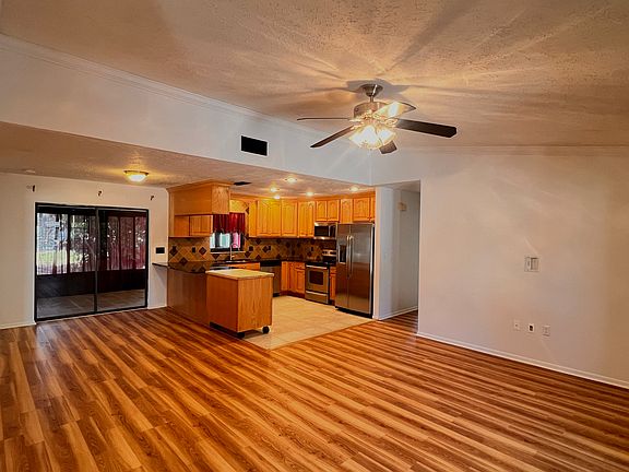 3rd image of 2419 E Burr Oak Ct