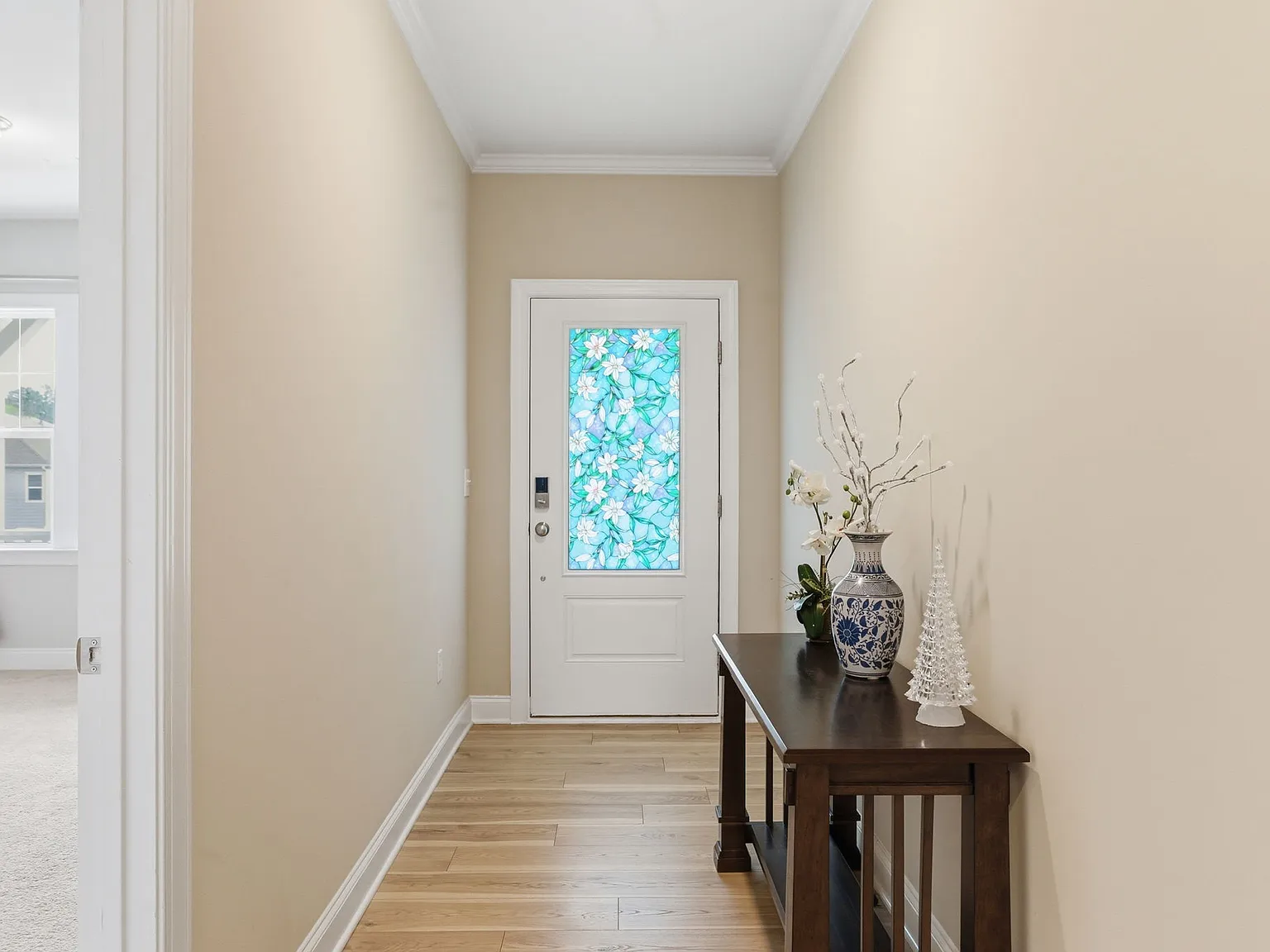 5 bed, 4.5 bath, 3600 sqft, $3,499 — Photo 2