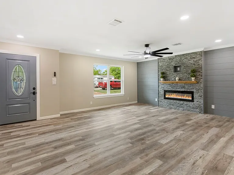 904 Westview Cir — Photo 4