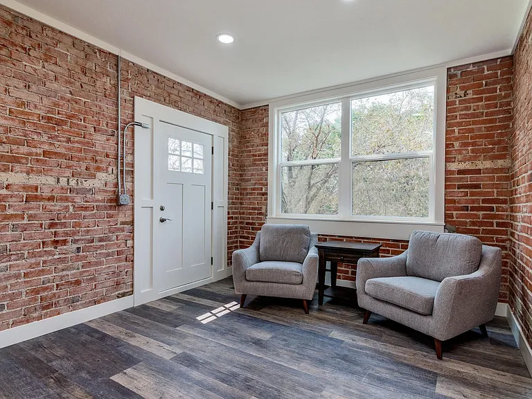 916 S 7th Ave — Photo 12