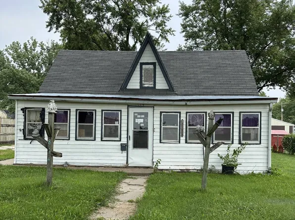 814 E Chestnut St, Clarinda, IA 51632