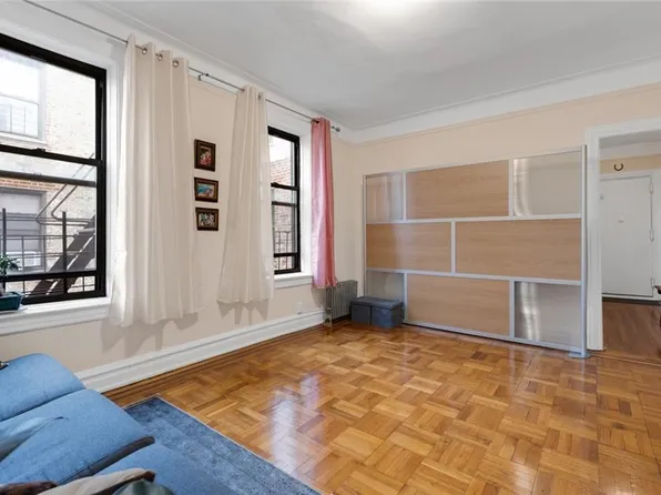 2234 Ocean Avenue image 4 of 23