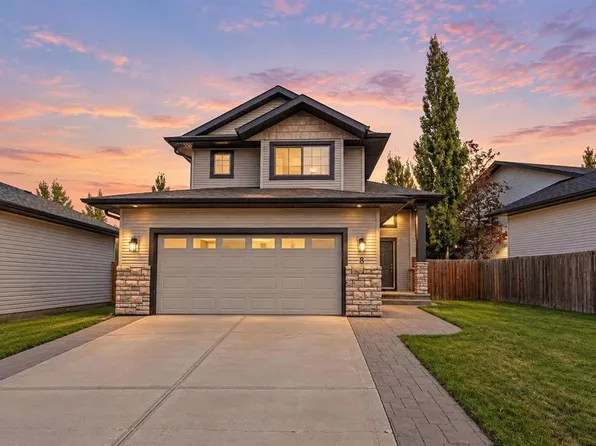 8 S Irving Cres, Red Deer, AB T4R 3R9