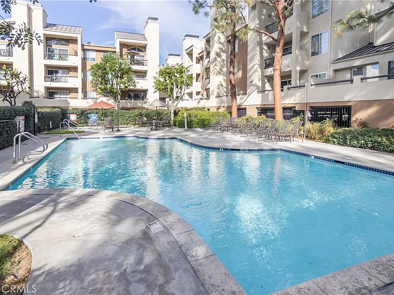 5500 Owensmouth Ave #216 — Photo 11
