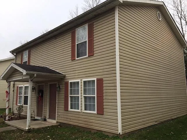2 bed, 1.5 bath, $995 — Photo 1