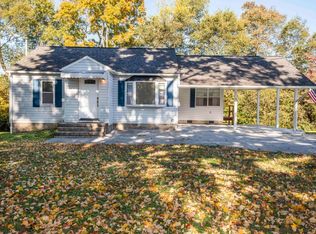 421 Beets St, Clinton, TN 37716