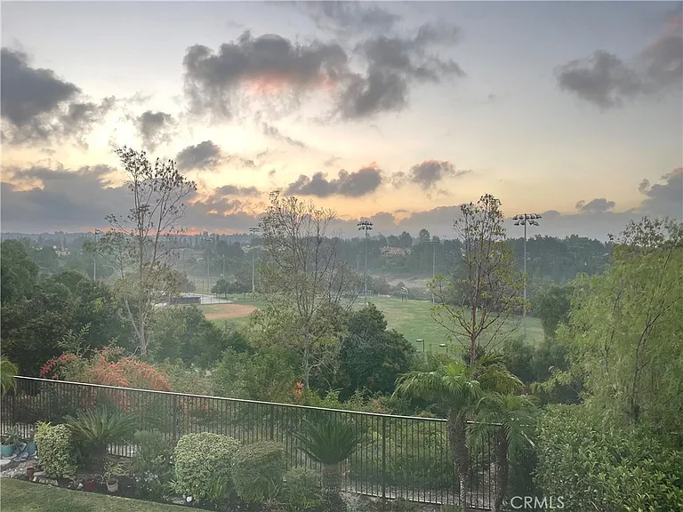 2546 Hibiscus St — Photo 32